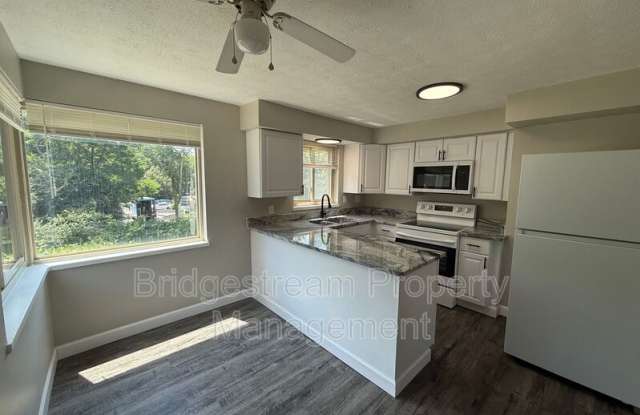 1233 Lytle Lane