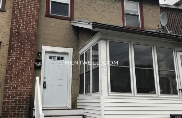 205 Marshall Ave - 205 Marshall Avenue, Collingdale, PA 19023