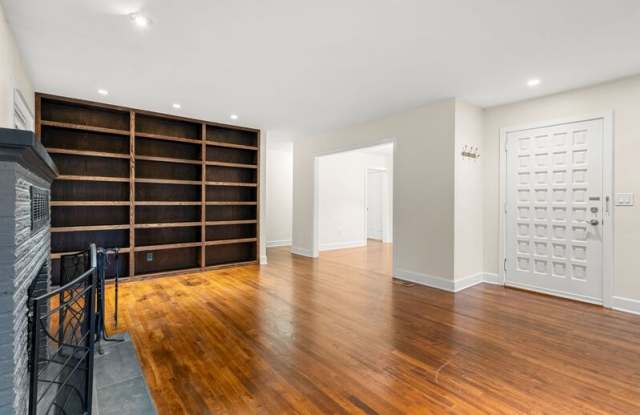 9702 SW Brookside Dr