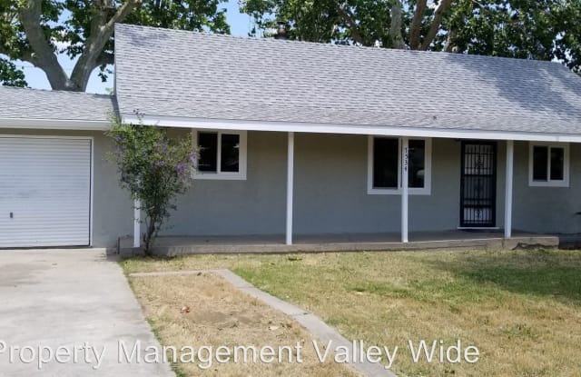 7534 Almond Avenue - 7534 Almond Avenue, Winton, CA 95388