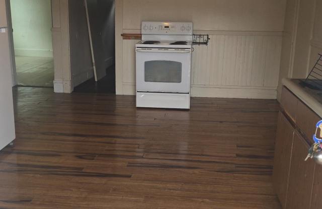 52 Falmouth St
