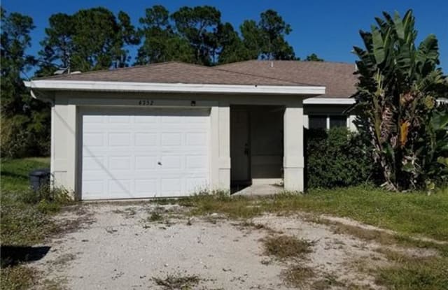 4752 Golfview BLVD - 4752 Golfview Blvd, Lehigh Acres, FL 33973