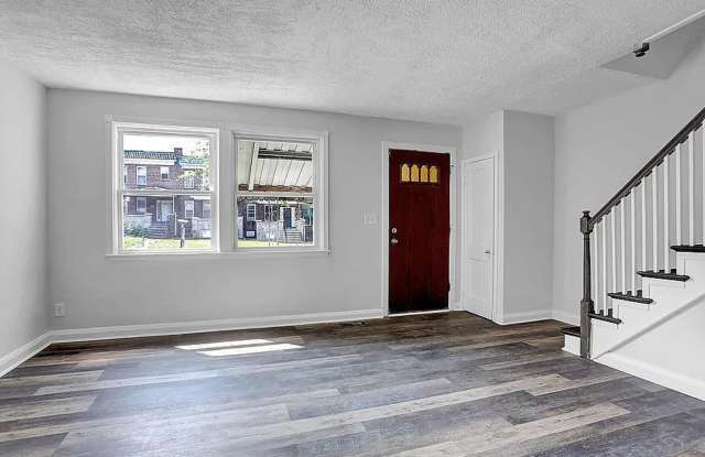 Beautifully Updated Townhome in Prime Location – Move-In Ready!