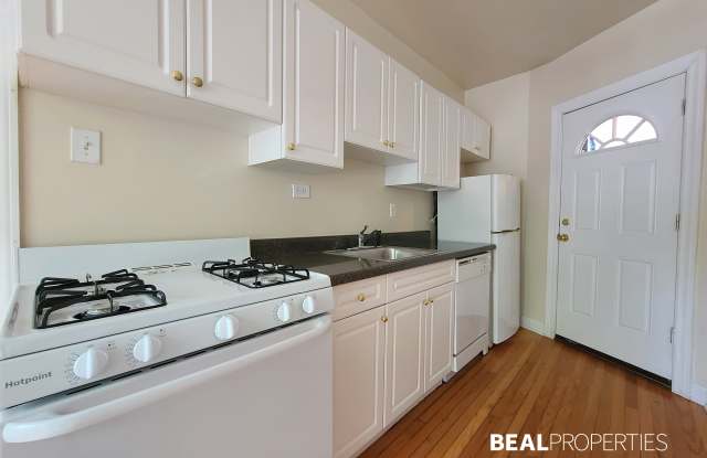 1201 W Wellington Ave