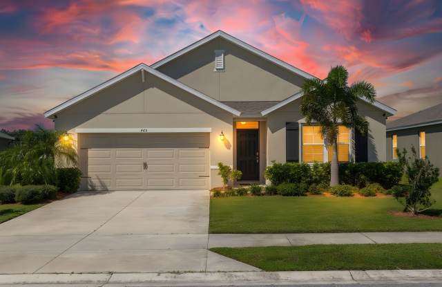 For Rent: Lakefront 4-Bedroom 2-Bathroom Home in Lakeside Palms
