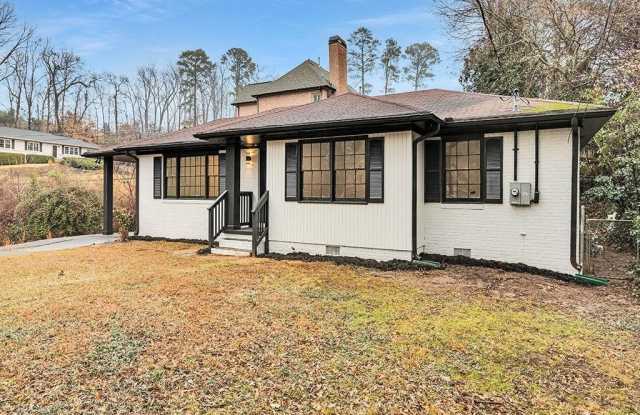 1253 Dunwoody Lane NE