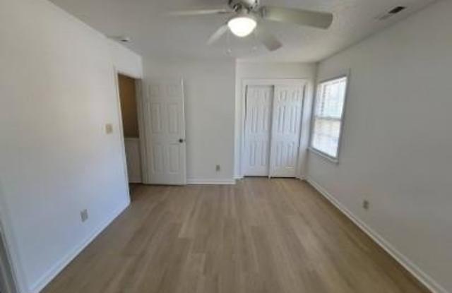 921 Wildwood Square Court