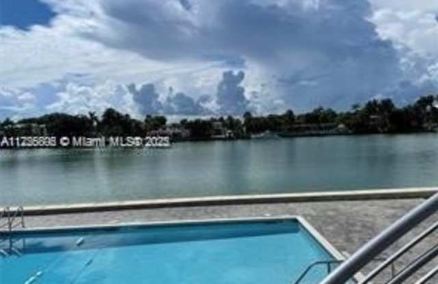 6484 Indian Creek Dr