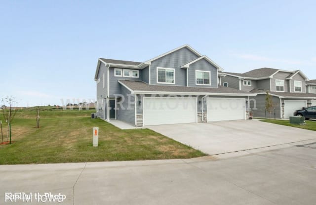 2808 NW 40th Lane - 2808 Northwest 40th Street, Ankeny, IA 50023