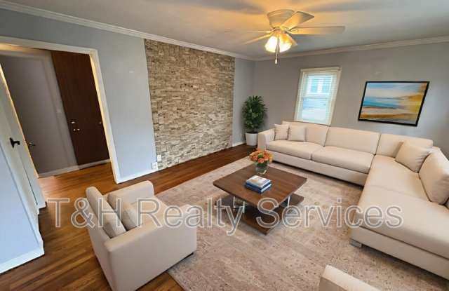 2604 East 71st Street