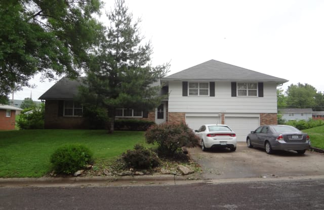 2805 SUMMIT RD - 2805 Summit Road, Columbia, MO 65203