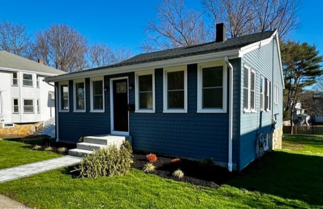 1047 Pleasant St - 1047 Pleasant Street, Weymouth Town, MA 02189