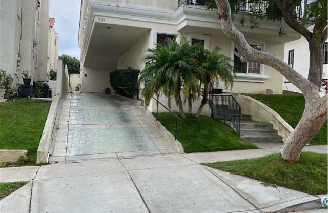 Photo of 210 N Lucia