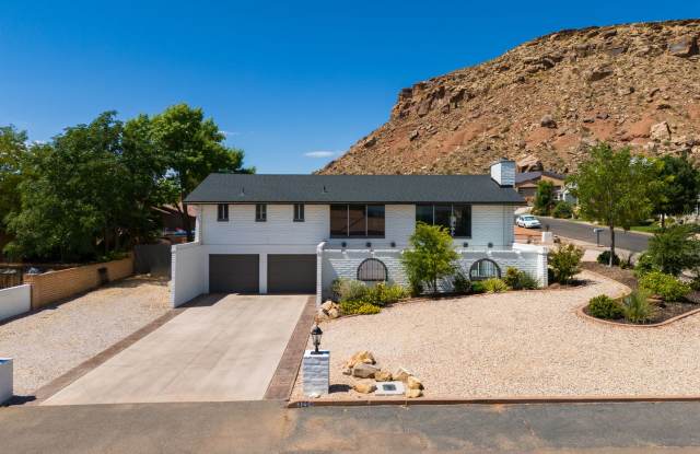 Unique  Fully Renovated Bloomington Home - 3204 South Bloomington Drive West, St. George, UT 84790