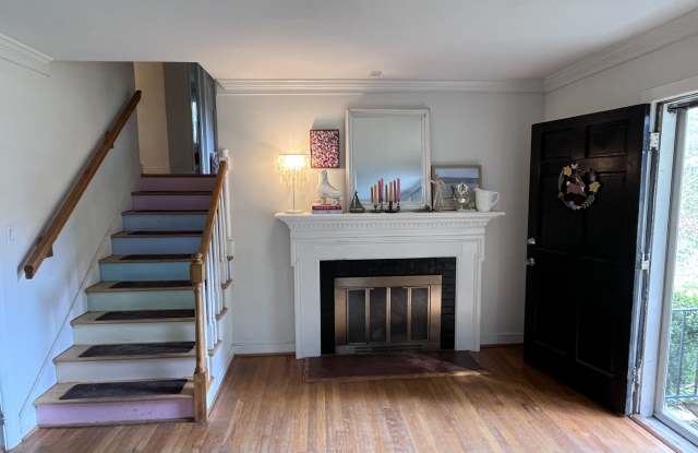 3006 Clarendon Drive