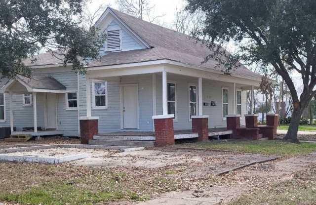 2105 Laurel Avenue- Unit A