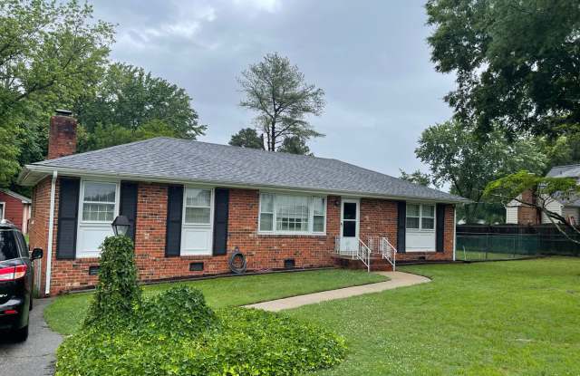 Adorable 3 bdrm/1.5 bath House Conveniently Located in Mechanicsville Near Cold Harbor!