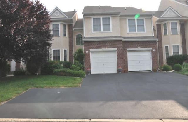 706 MANCHESTER DRIVE - 706 Manchester Drive, Maple Glen, PA 19002