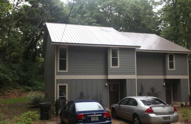 3bed/2bath located at 921 McKinley Avenue available for August!