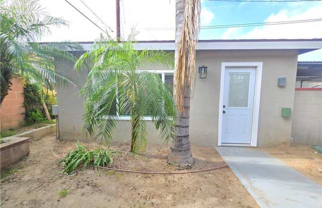 1346 N Midsite