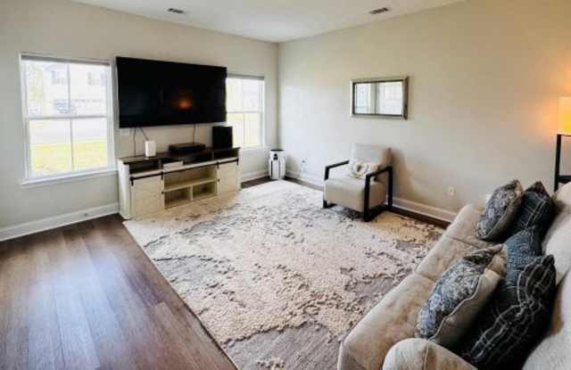 342 Mcclelland Loop NE