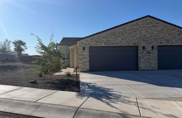 Photo of Brand-New 3-Bedroom Duplex with Modern Finishes and Private Backyard in Bullhead City!