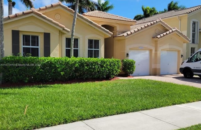 12293 SW 122nd Ct - 12293 Southwest 122nd Court, Three Lakes, FL 33186