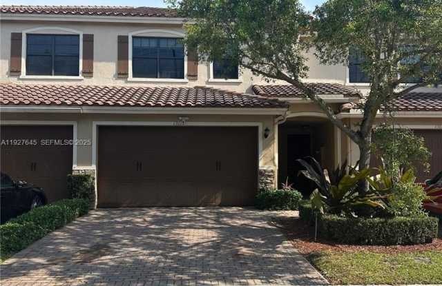 13017 S Riverwalk Cir S