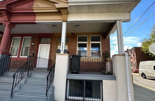 Photo of 1920 W BERKS Street unit: 2