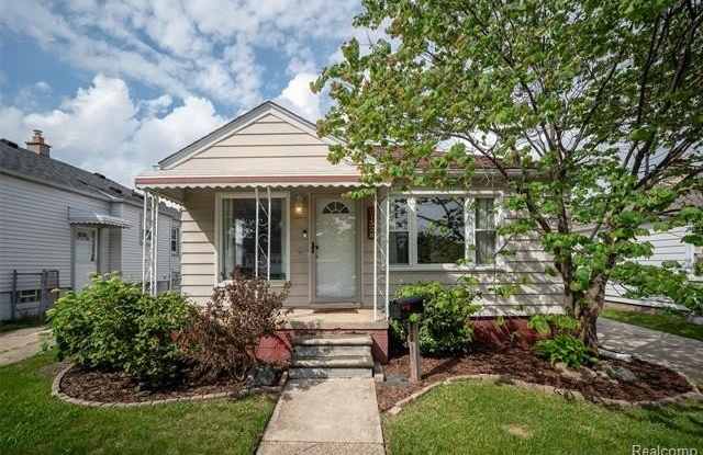 21328 Audette Street