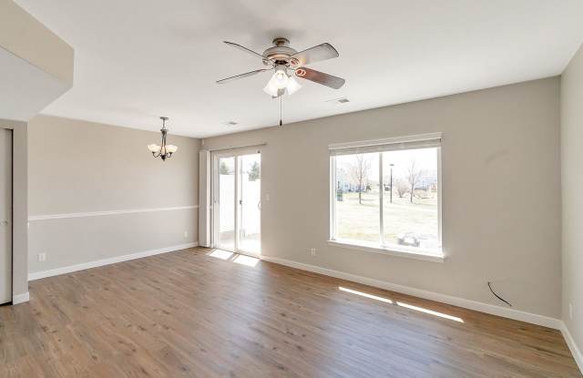 Charming 3 Bedroom 3 Bath Townhouse in Green Valley Ranch!