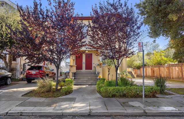 1012 Walnut St #B - 2 bedroom | 1 bathroom