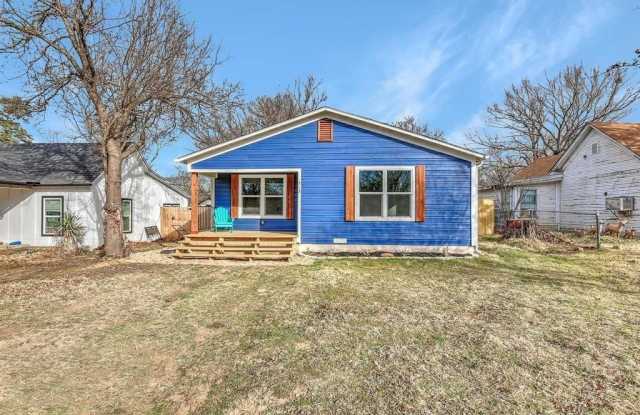 Photo of 513 E Washington Street