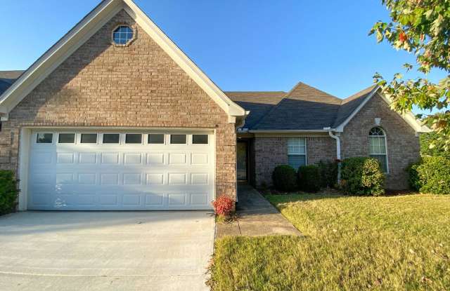 3 bed, 2 bath in Olive Branch (fresh paint, new carpet) - 9914 Tremont Drive, Olive Branch, MS 38654