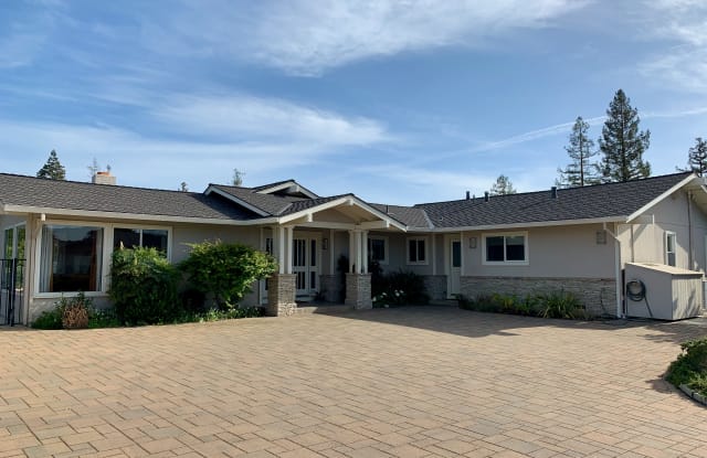 241 Mistletoe Rd - 241 Mistletoe Road, Los Gatos, CA 95032