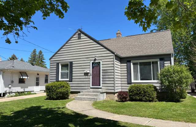 3 bed/2 bath single family in Fulton Heights available!!