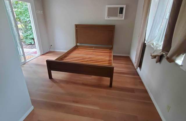 291 La Questa Drive, Unit B