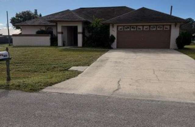 Photo of 1806 Macklin Street NW