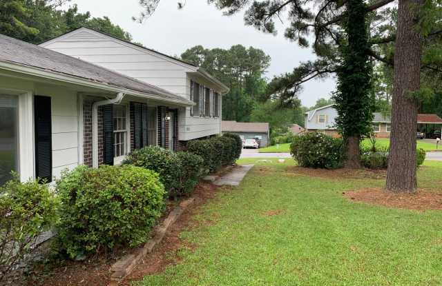 Tons of space and room to entertain!!