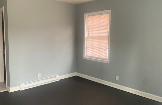 Photo of Cozy Two Bedroom Duplex in Lincoln Heights!