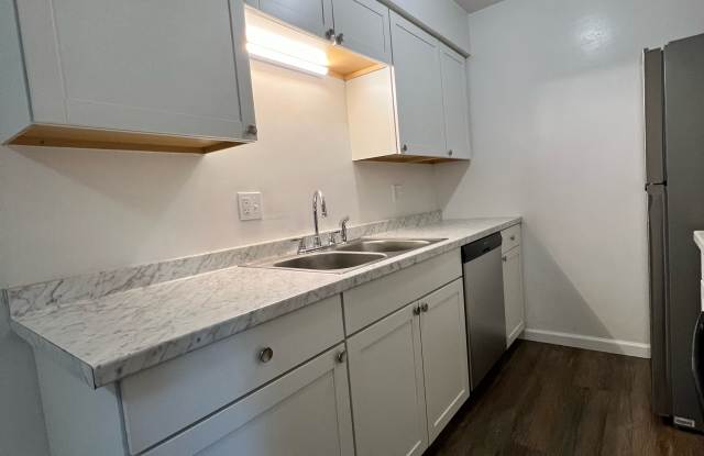 851 E Washington Ave Apt A-2