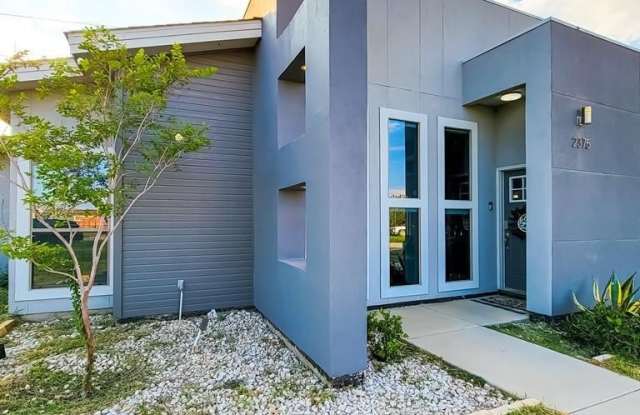 Photo of 2375 Oak Breeze