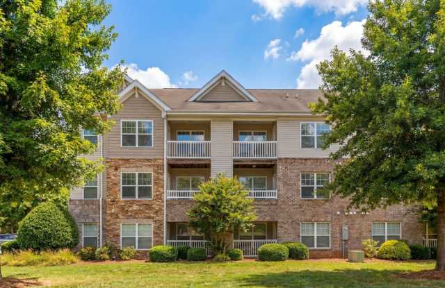 Stratford at Hillcrest