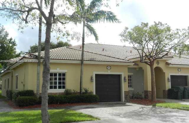 1231 NE 32nd Ave - 1231 Northeast 32nd Avenue, Homestead, FL 33033