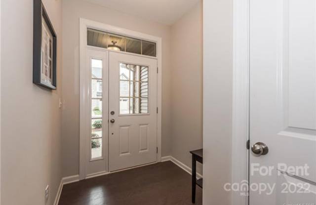 7334 Dulnian Way, Charlotte, NC 28278