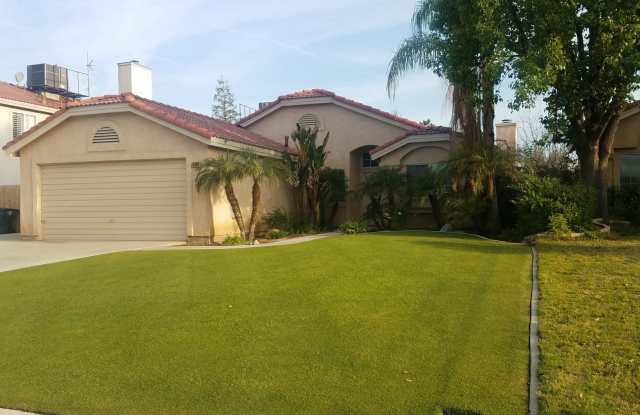 SW Bakersfield Home for Lease