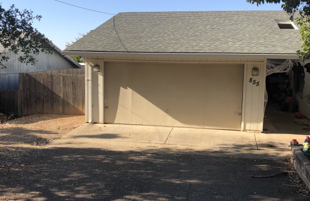 855 Preston Ave - 855 Preston Avenue, Ione, CA 95640