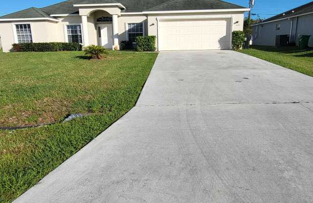 Photo of 4209 SW Whitebread Road