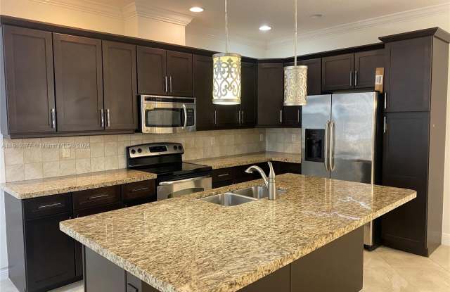 4005 Cascada Cir