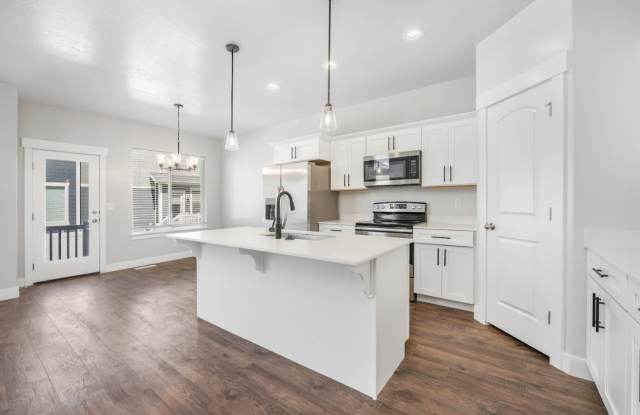 Pet-Friendly 3-Bedroom Rental Near Thanksgiving Point